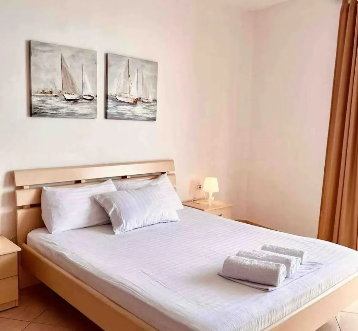Beachfront Apartments Sarandë
