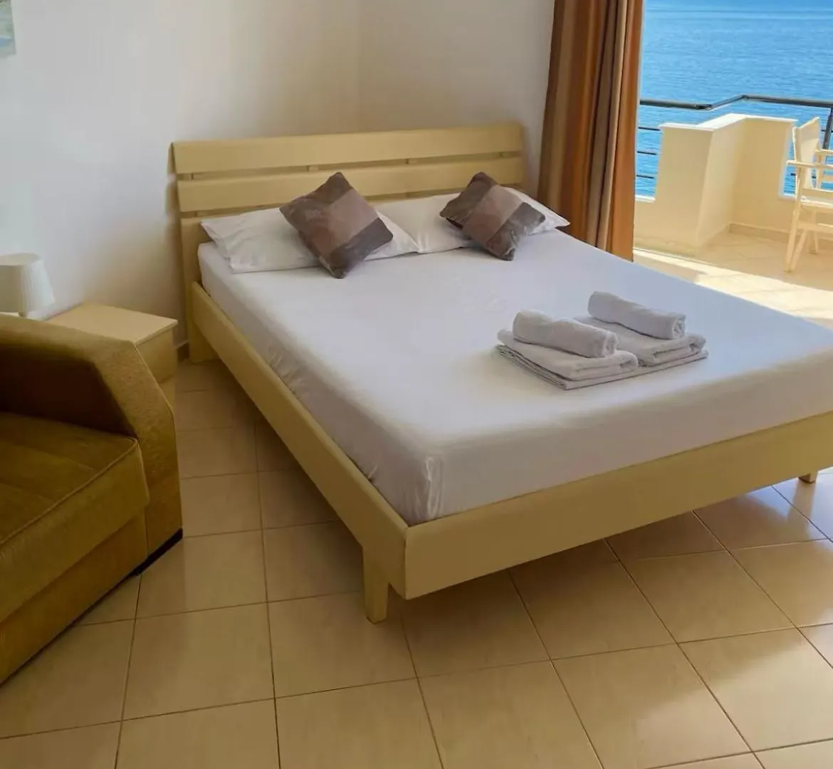 Beachfront Apartments Sarandë 0*,  Albânia