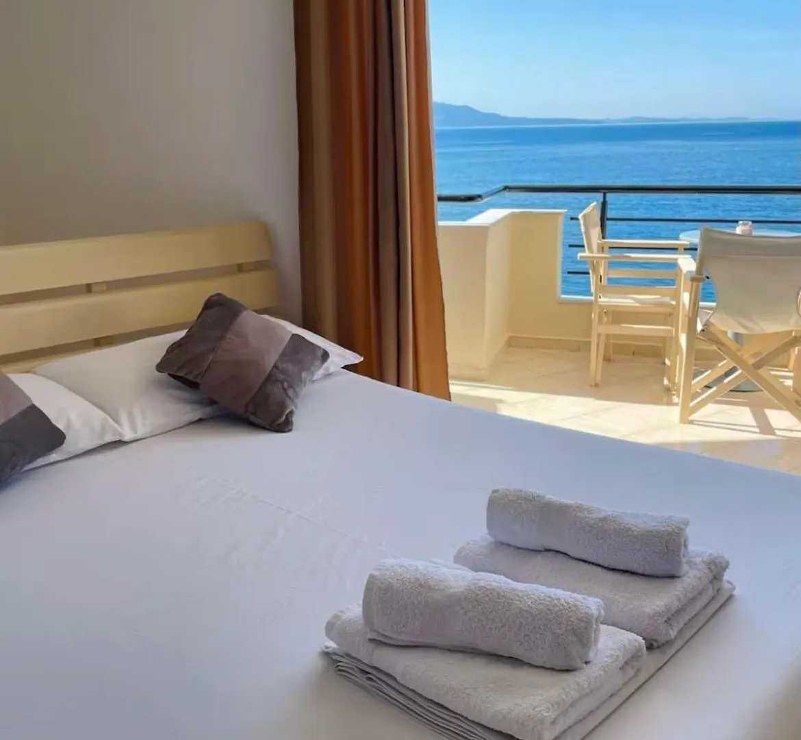 Beachfront Apartments Sarandë 0*,